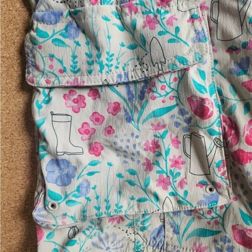 Duluth Trading Heirloom Gardening Floral Garden Print Short Overalls Shorts L - Picture 5 of 8